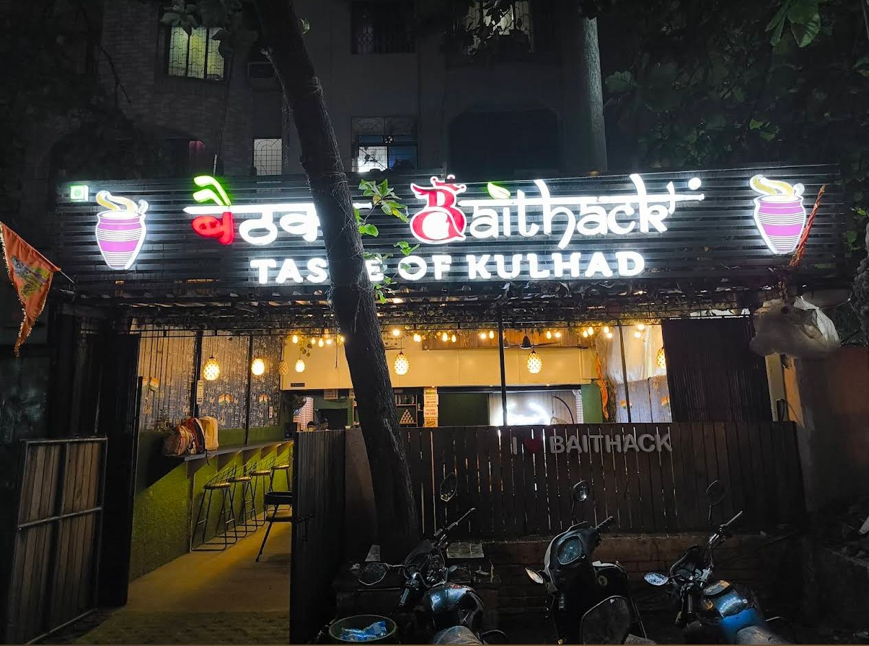 Restaurants & Cafes