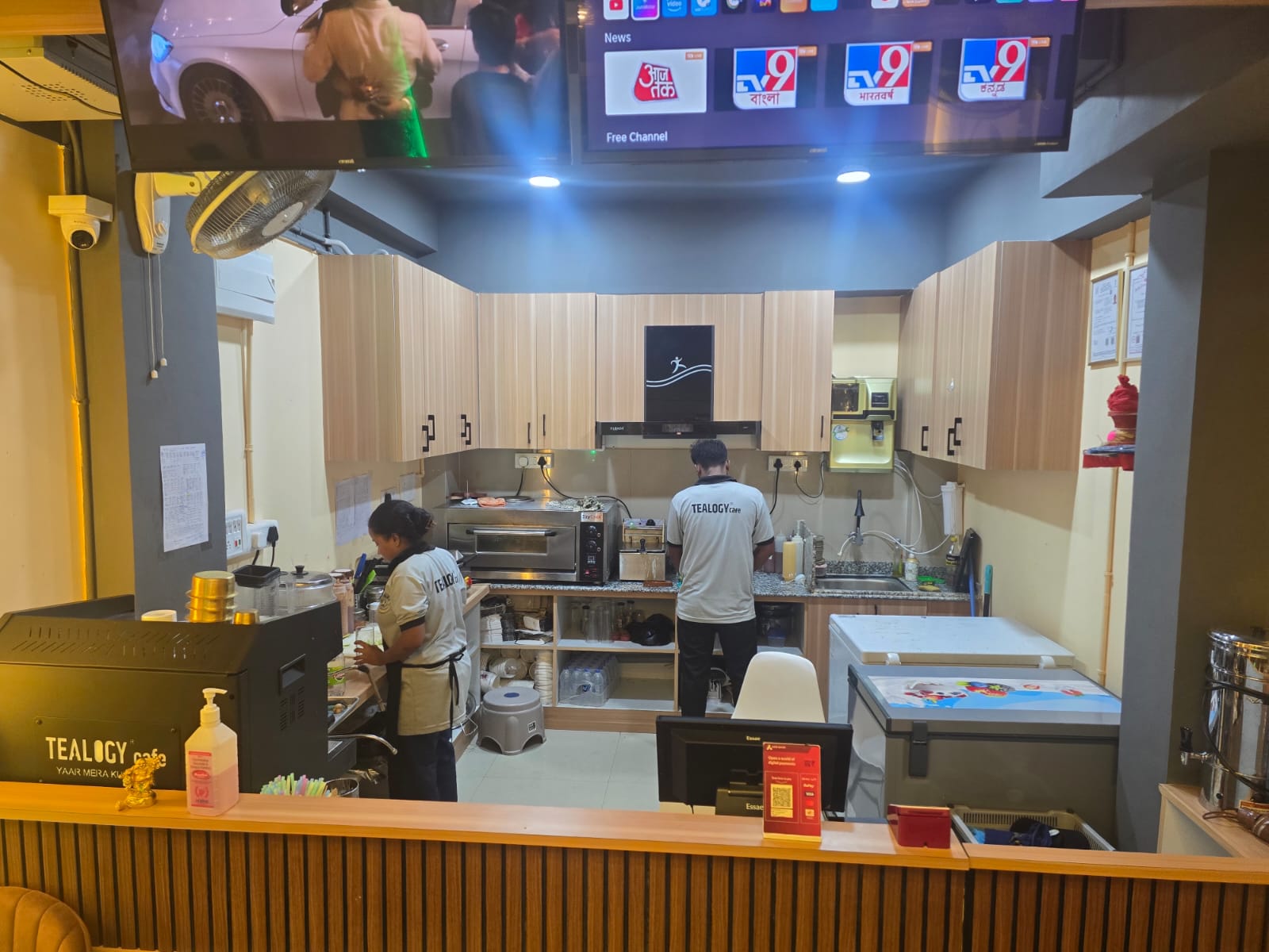 Restaurants & Cafes