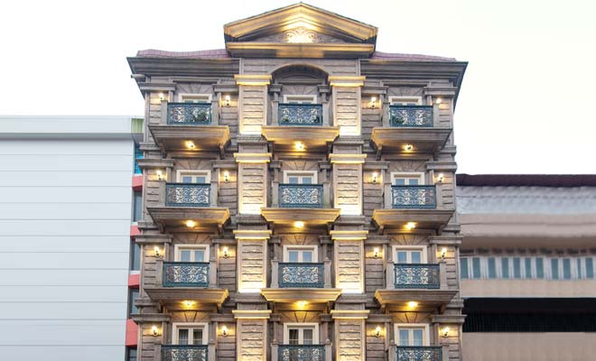 Hotels & Resorts
