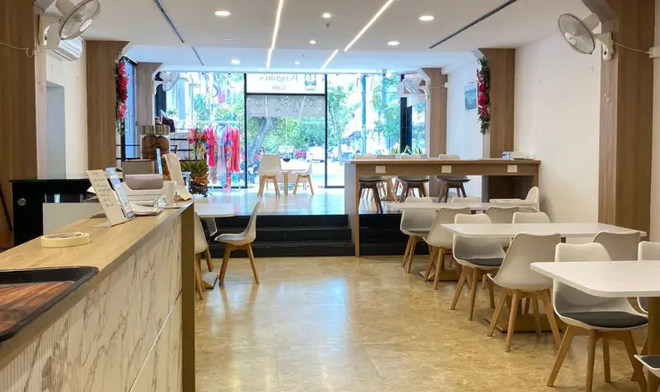 Restaurants & Cafes