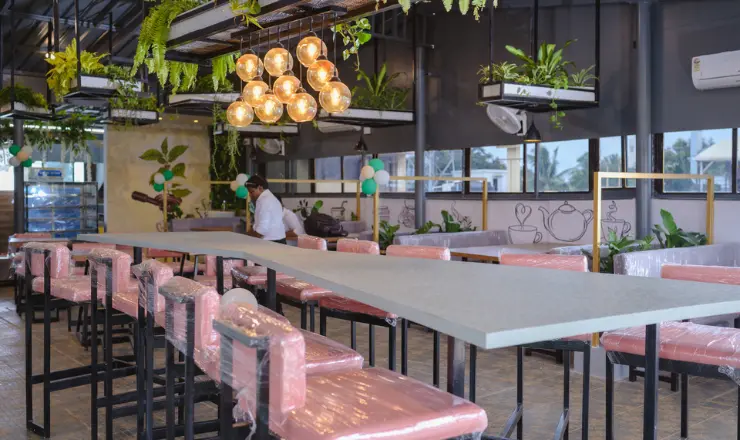 Restaurants & Cafes