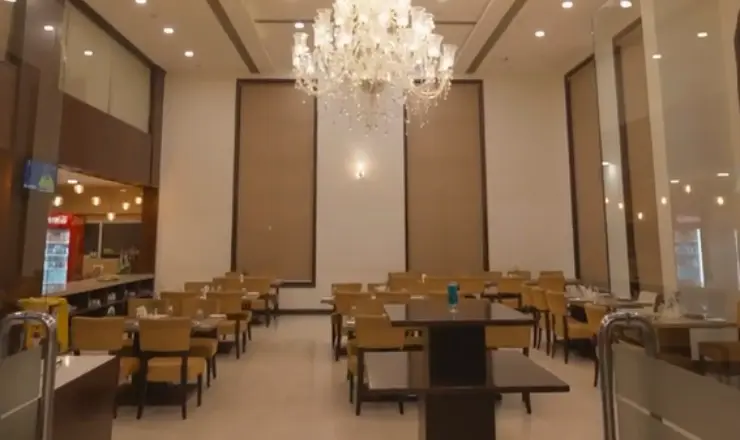 Hotels & Resorts