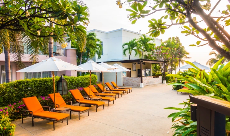 Hotels & Resorts