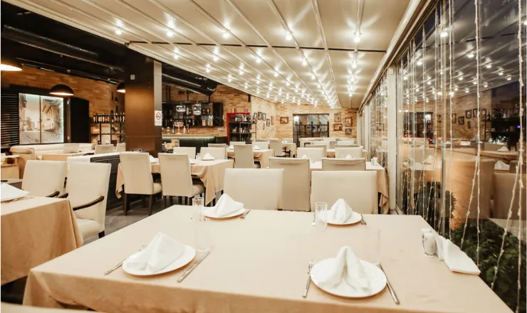 Restaurants & Cafes